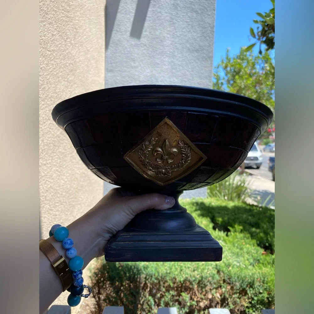Decorative Fleur-de-Lis